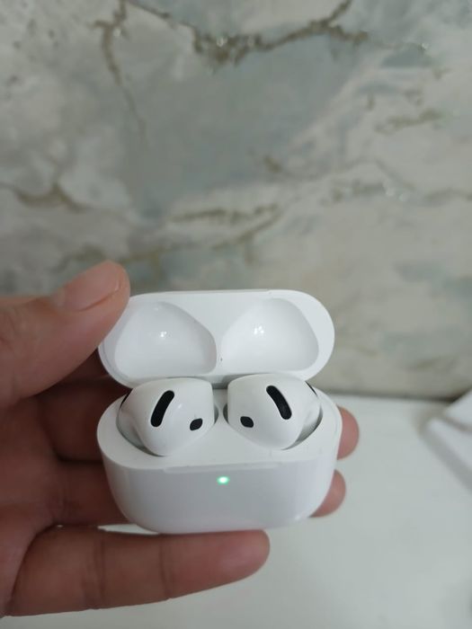 Продам Airpods 4