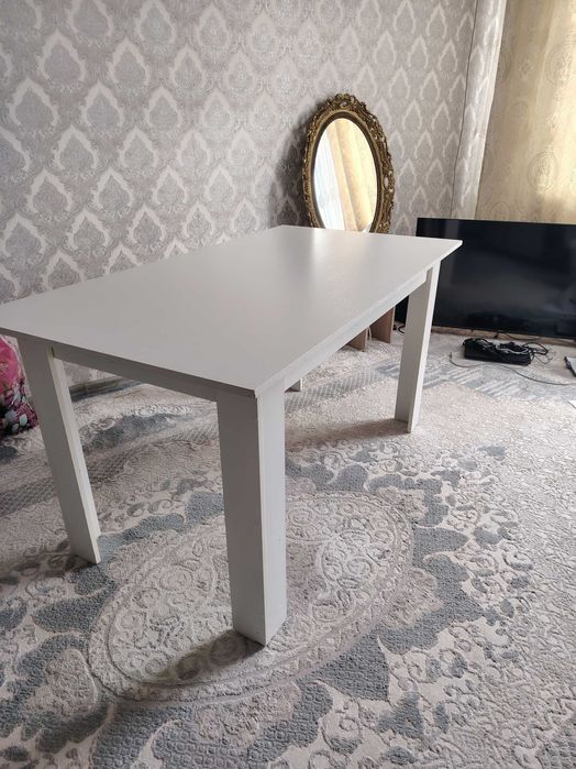 Продам столы 2 штуки