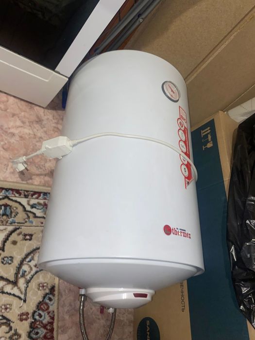 Продам водонагреватель Thermes