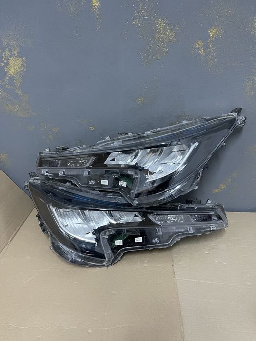 Far dreapta Toyota Corolla XII 7 E210 Full Led 8115002S60 an 2018-2024