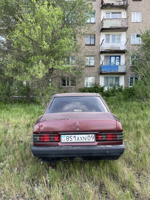 Мерседес 190Е.