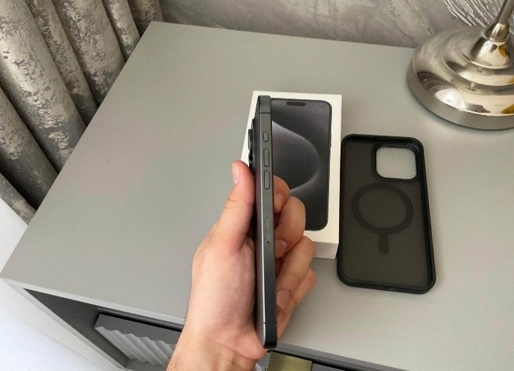 Vând Iphone 15 Pro Max