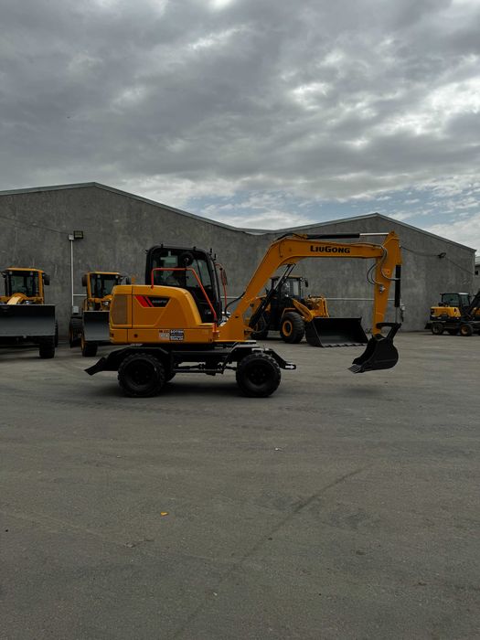 Колесный экскаватор, 0,32 m³