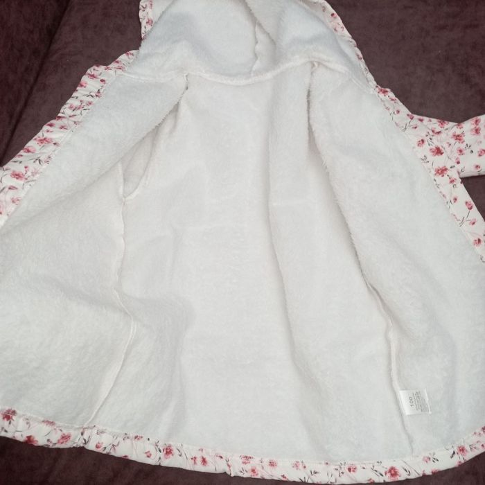 Лёгкая куртка или ветровка с утеплителем