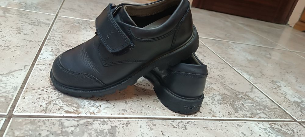 Vând pantofi GEOX
