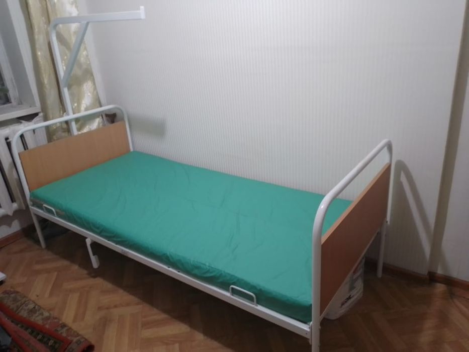 Кровать для инвалидов механическая