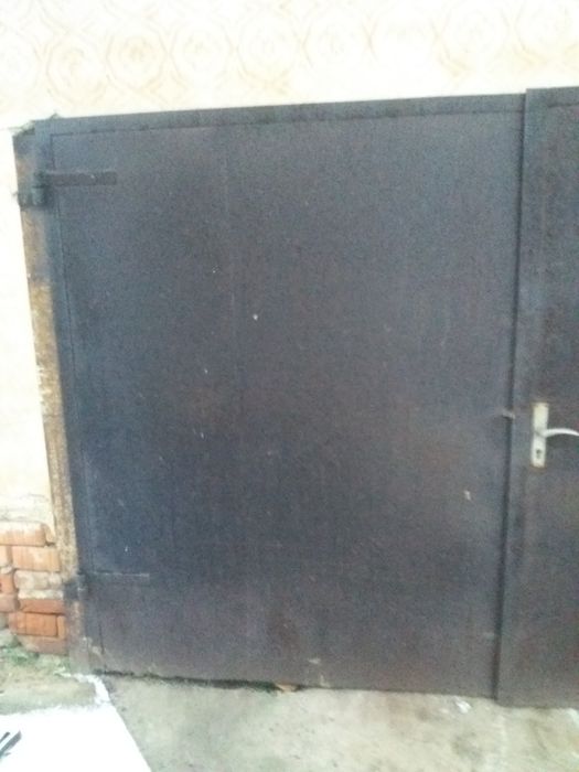 Poarta de garaj in doua aripi