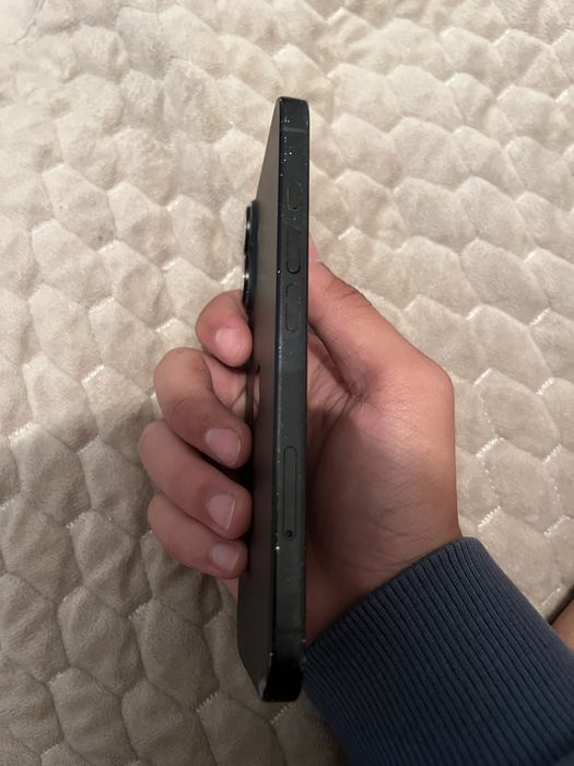 Продам iPhone 16