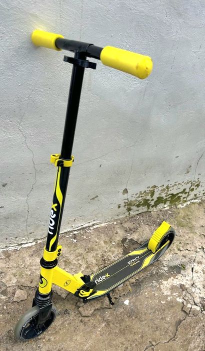 Продам детский самокат