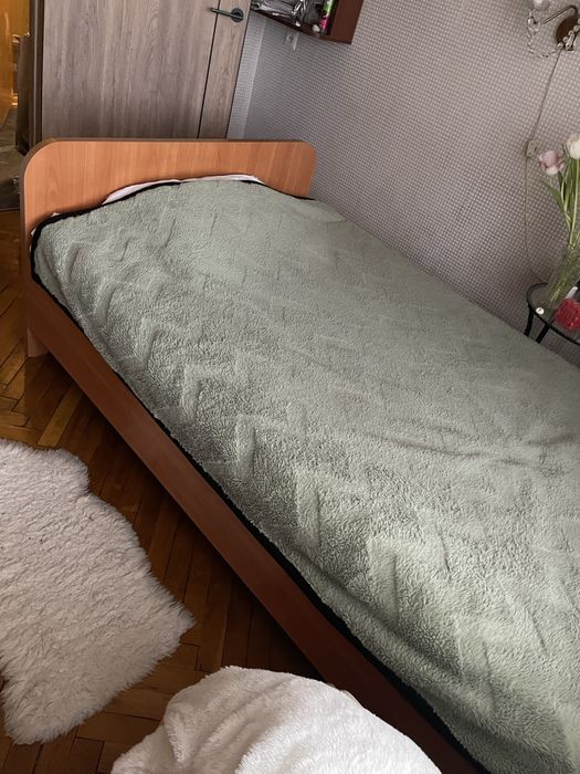 Продам б/у кровать 120 * 200