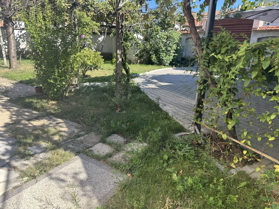 Къща гр. Казанлък парк Розариум