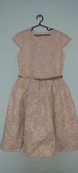 Платье нарядное на девочку 12-13 лет