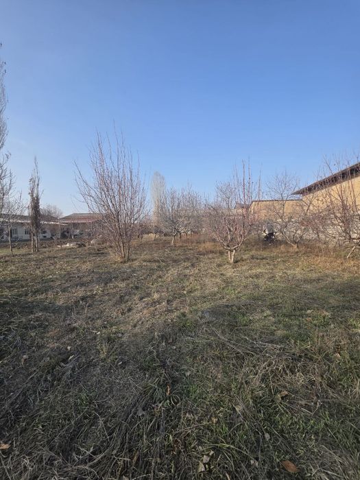 Кибрай тумани Бурота махалласида 8 сотих  4 хонали уй сотилади.