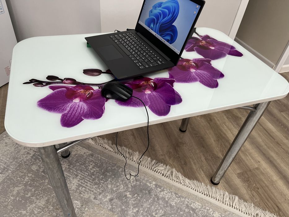 Продам куханный стол