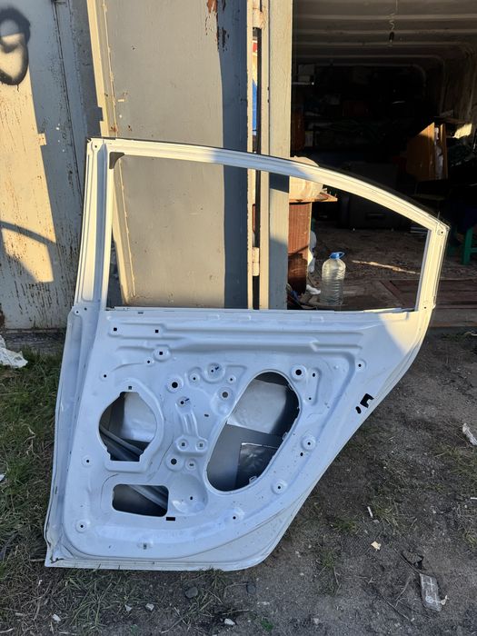 Продам дверь на Шевролет Онихс