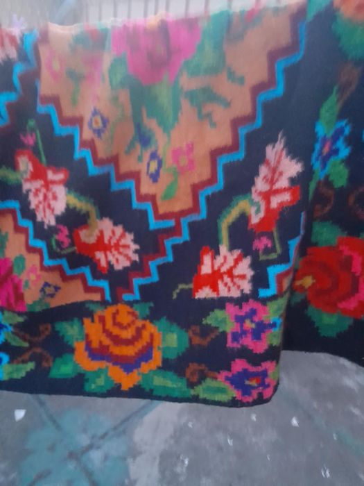 Covoare rustice și scoarță