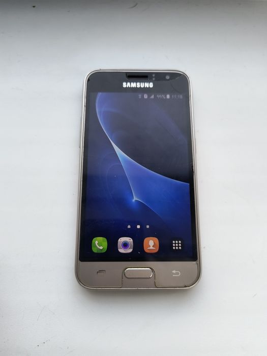 Продам Самсунг j1 16 телефон на связь