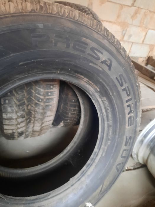 Продам комплект шипованый