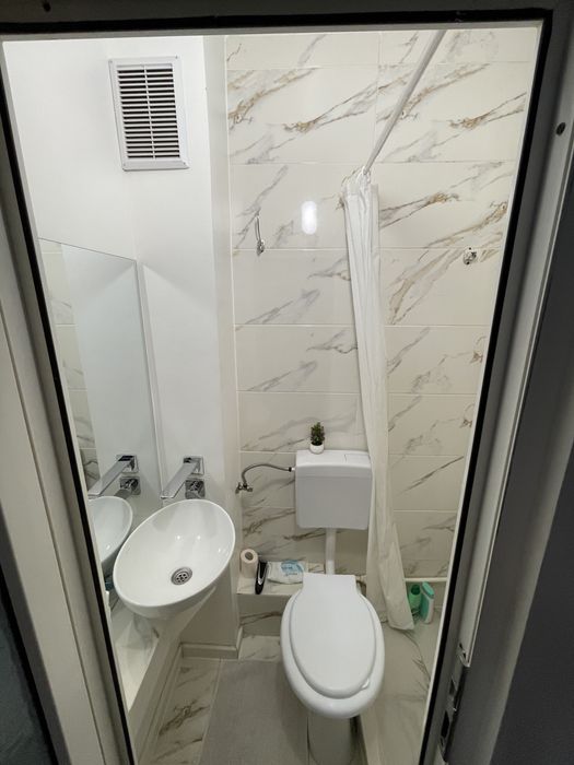 Vand garsomiera renovata si mobilata