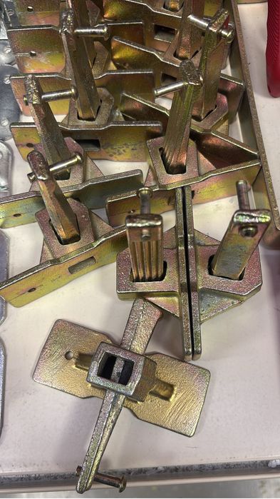 Popi metalici 3.6m popi 4m popi 5m panouri doka montanti pene cofraje