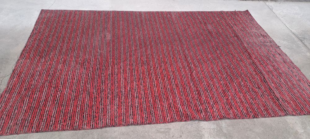 Срочно продаётся ковёр 2 штк цена 400 тысяч сум размер 2×3 в хорошем с