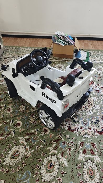 Детский электромобиль