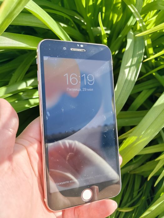 Продам IPhone 7+ 32