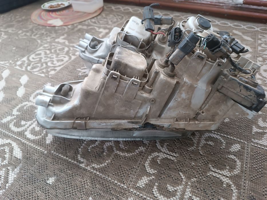 Продам фары Мазда Кседос