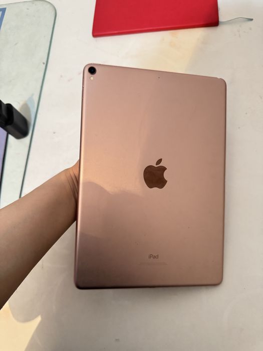 Продам iPad pro.