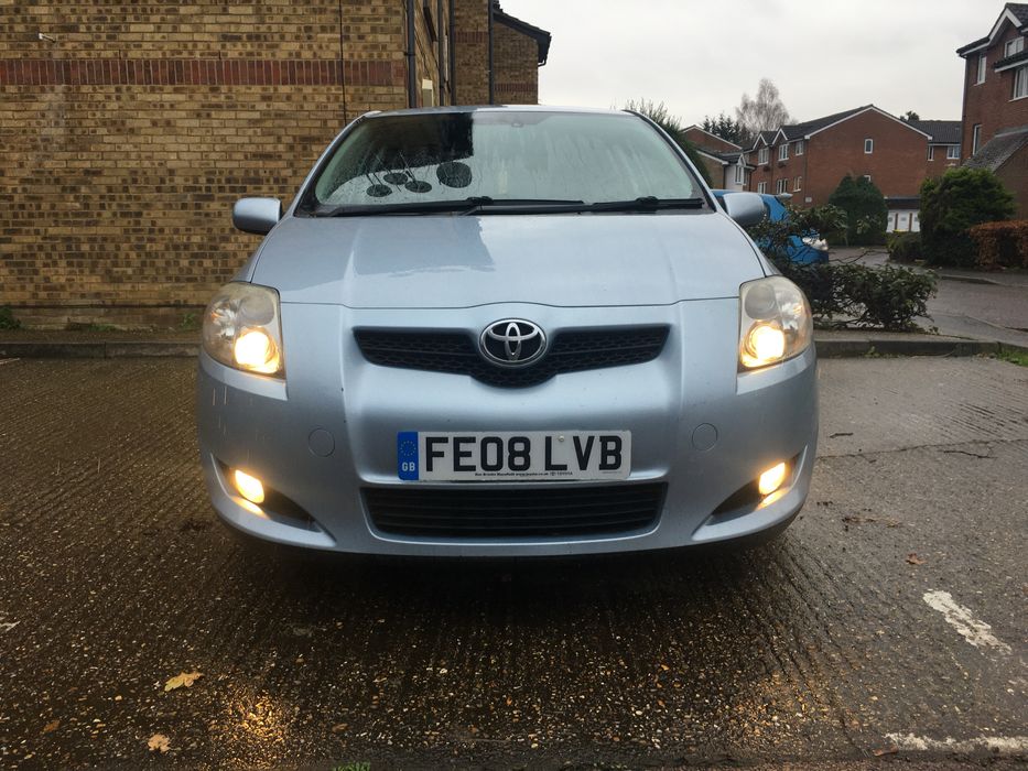 Тойота Аурис На части