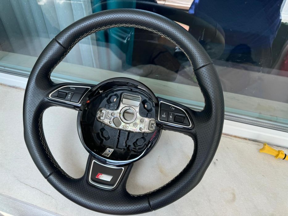 Volan Audi a4 /a5 s-line piele perforata