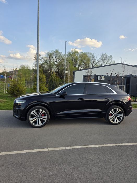 Audi Q8 3.0 340 коня с масаж, хед ъп, 22ки ковани на 25.2 в България