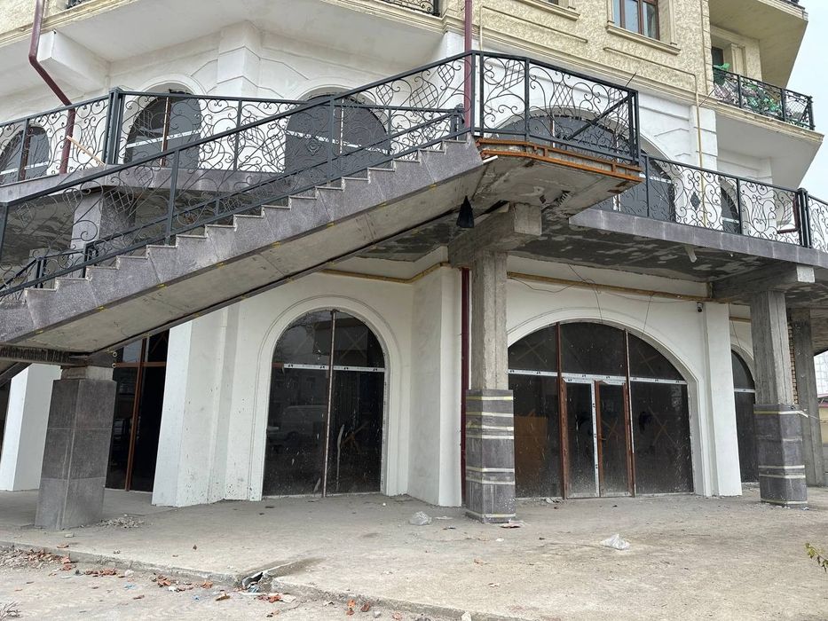 Срочно продается коммерческое помещения 400 кв.м Узбум первая линия