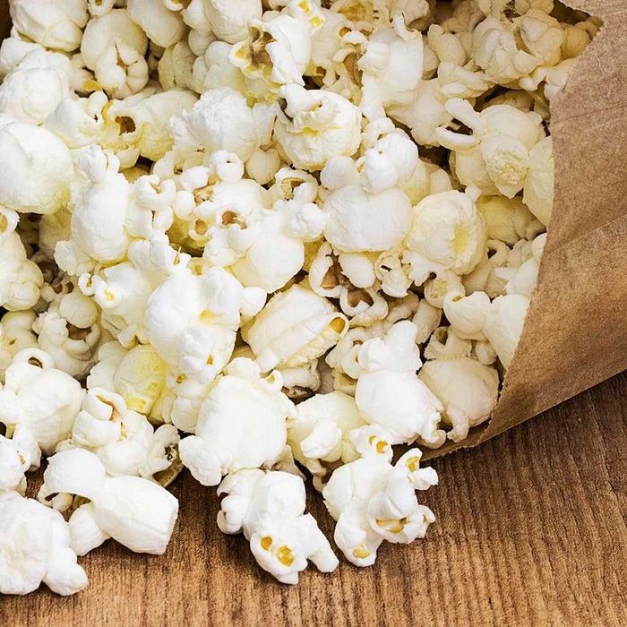 Машина за пуканки Fun&Taste P'Corn 1200W с конвекция, готова за 2 минути, с мерителна лъжичка.