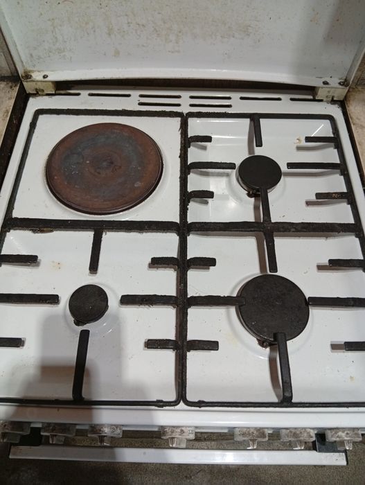Продам газовую плиту