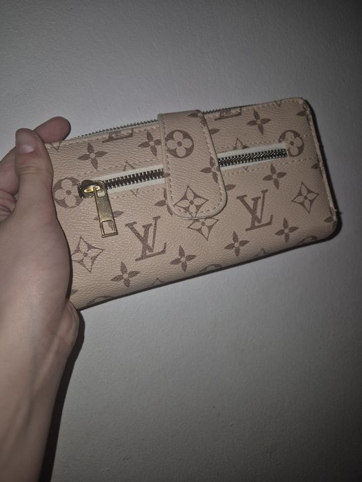 Portofel lv bej in stare ft buna