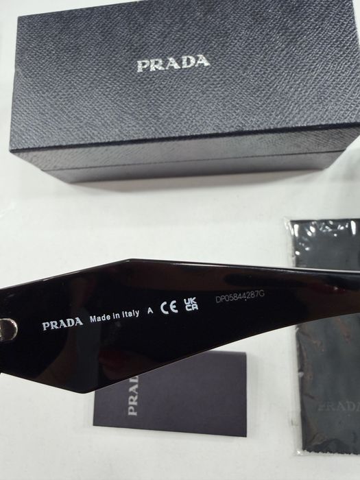 Оригинални Слънчеви очила Prada