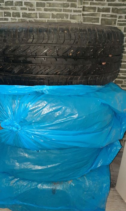 Продам комплект летних шин