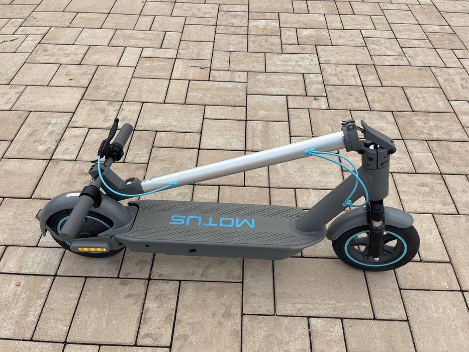 Trotineta electrica Motus Scooty 10” Plus
