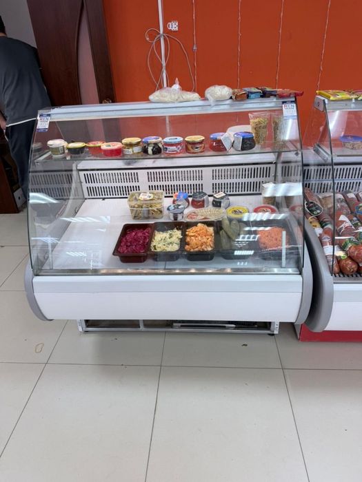 Холодильники витринне для магазинов