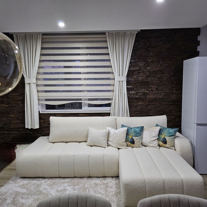 Ътлов Диван Букле в цвят Екрю