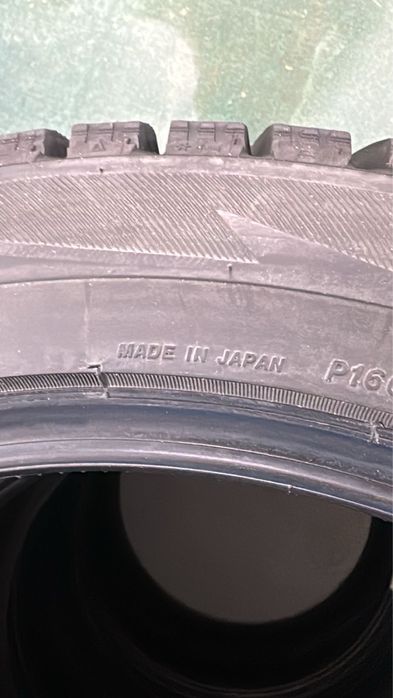 Bridgestone Blizzak Spike-02 245/45 R18