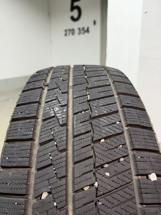 Зимние шины 235/60/R18