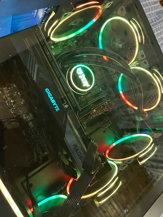 Геймърски i9 11900/RX 7800XT/32gb рам/Nvme 2tb/Enermax Top RGB