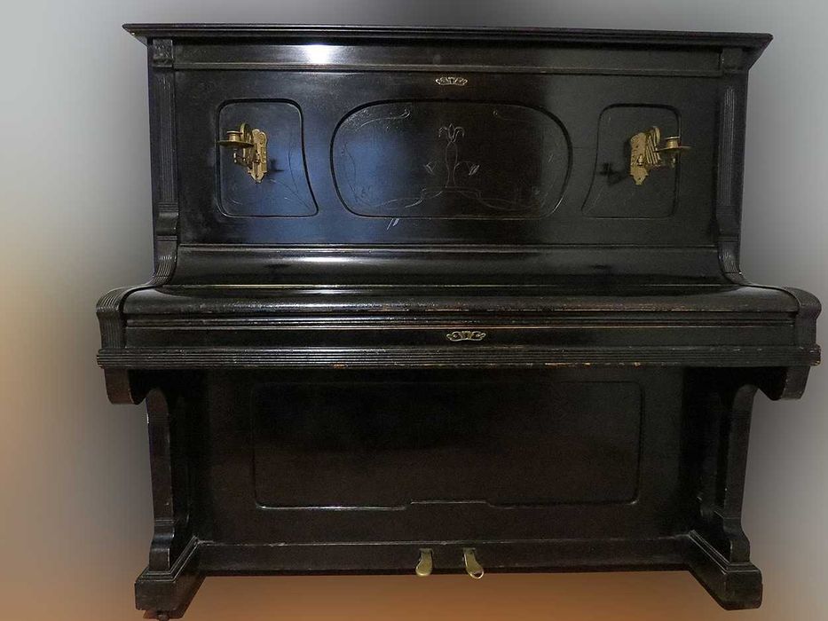 Продам старинное пианино