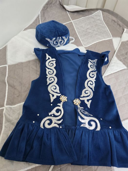 Жилетка для девочек с тюбетейкой