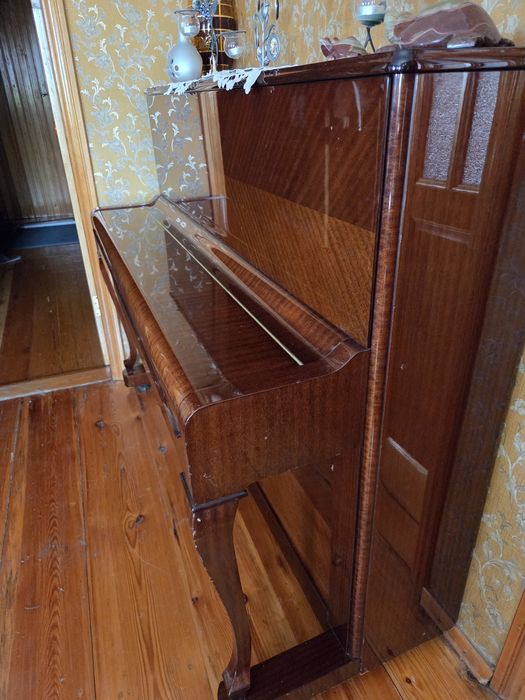 Продам Пианино PETROFF