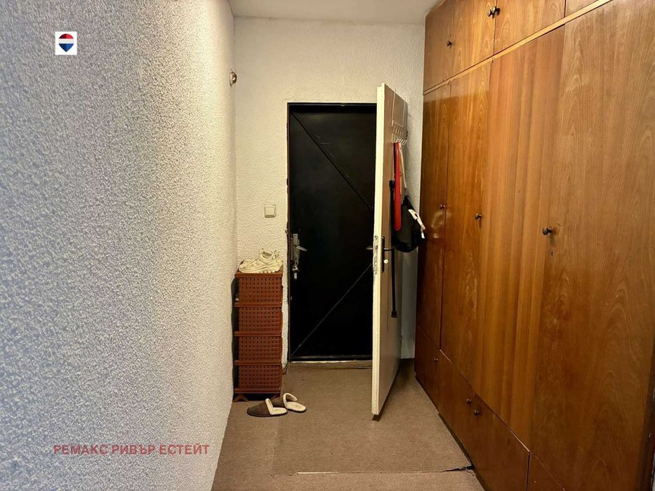 Тристаен апартамент за продажба кв. Чародейка Север
