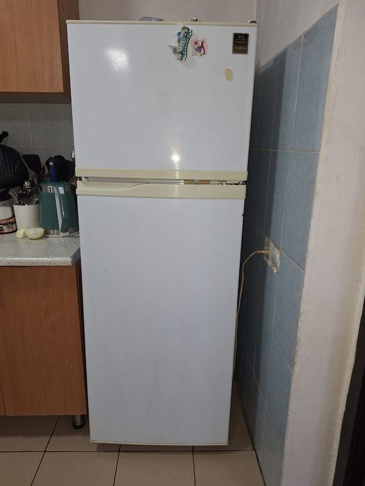продам б/у холодильник