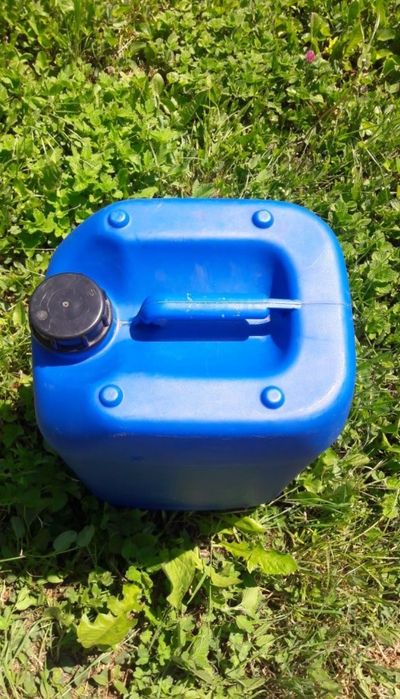 Туби Пластмасови за Нафта/Бензин